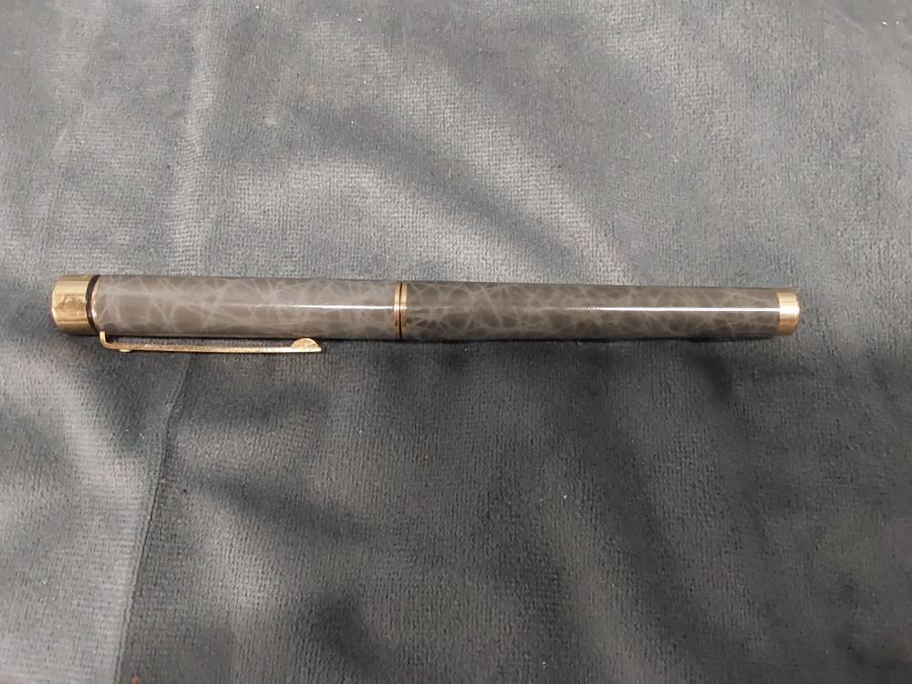 STYLO PLUME SHEAFFER GRIS ET OR 18K