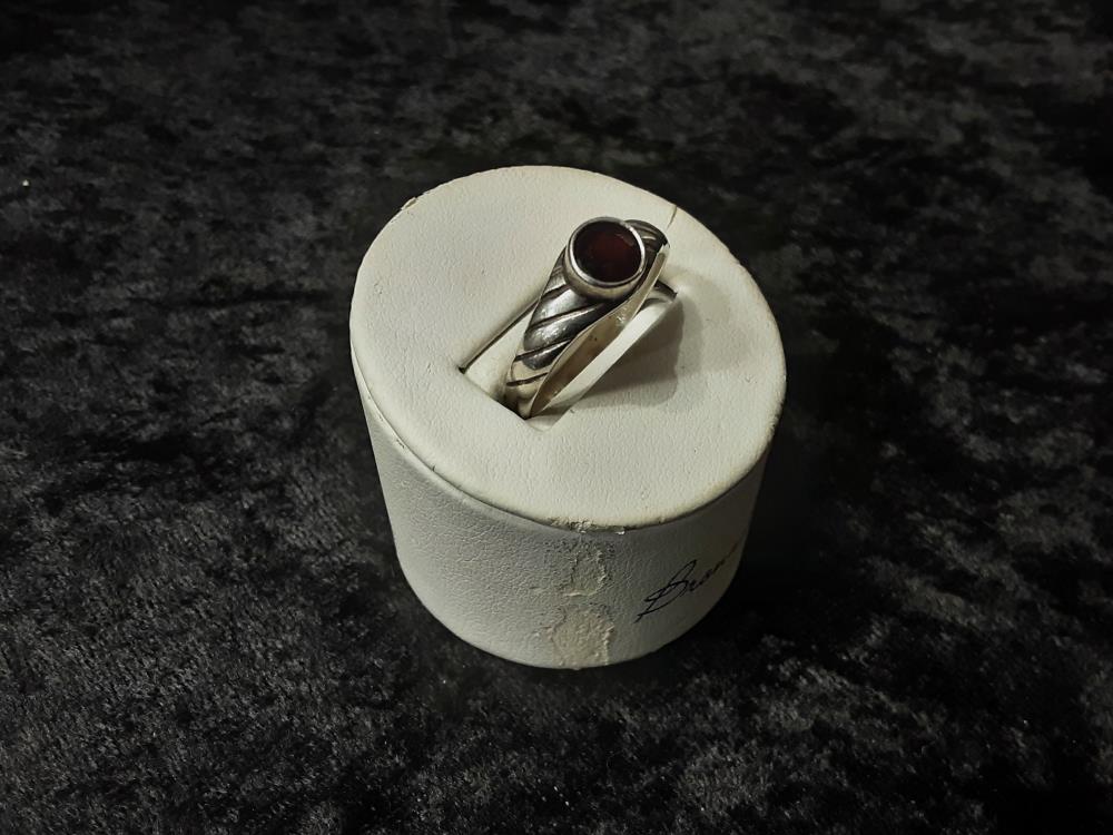 BAGUE ARGENT PIERRE ROUGE