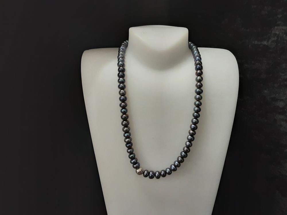 COLLIER PERLES  GRISES