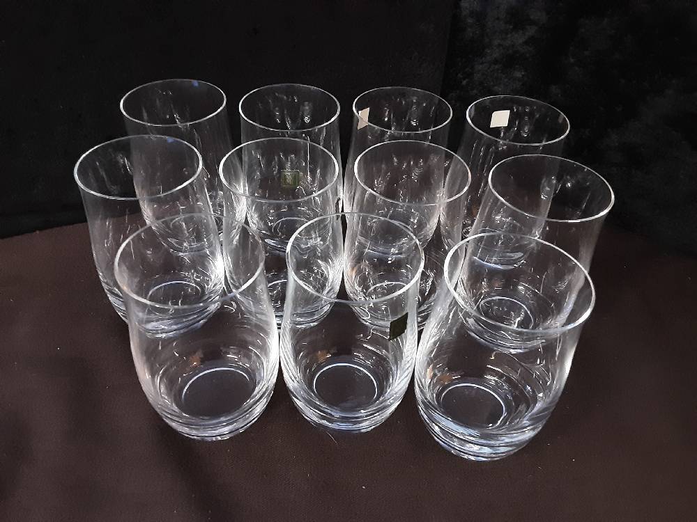 LOT DE 11 VERRES À BIERE