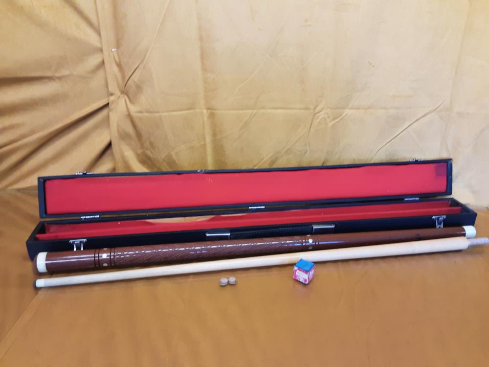 QUEUE  DE BILLARD AVEC ETUI