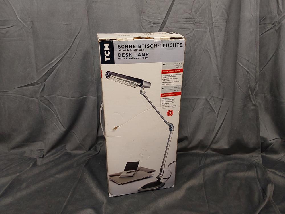LAMPE DE BUREU DANS SON CARTON HAUT 85CM