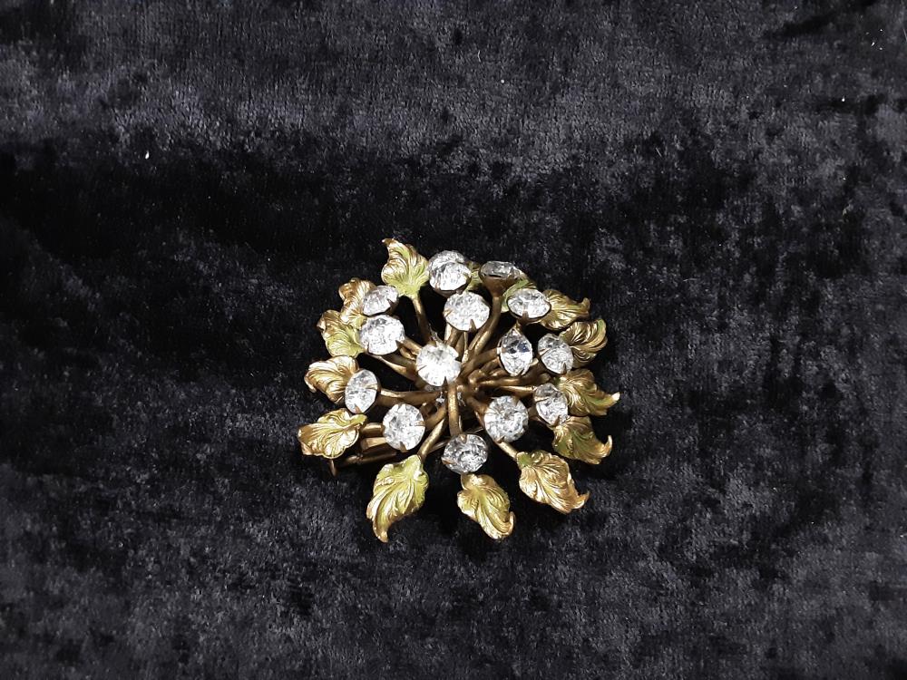 BROCHE FLEUR DORÉE AVEC STRASS 