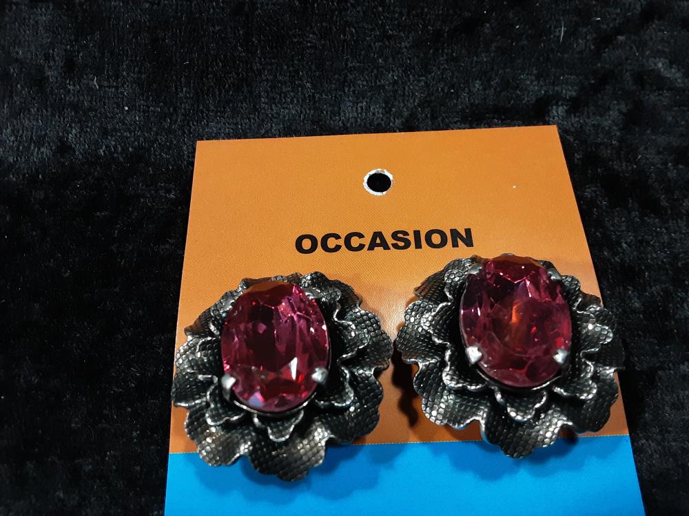 BOUCLES D'OREILLES A CLIPS M.A AVEC PIERRES ROSES 