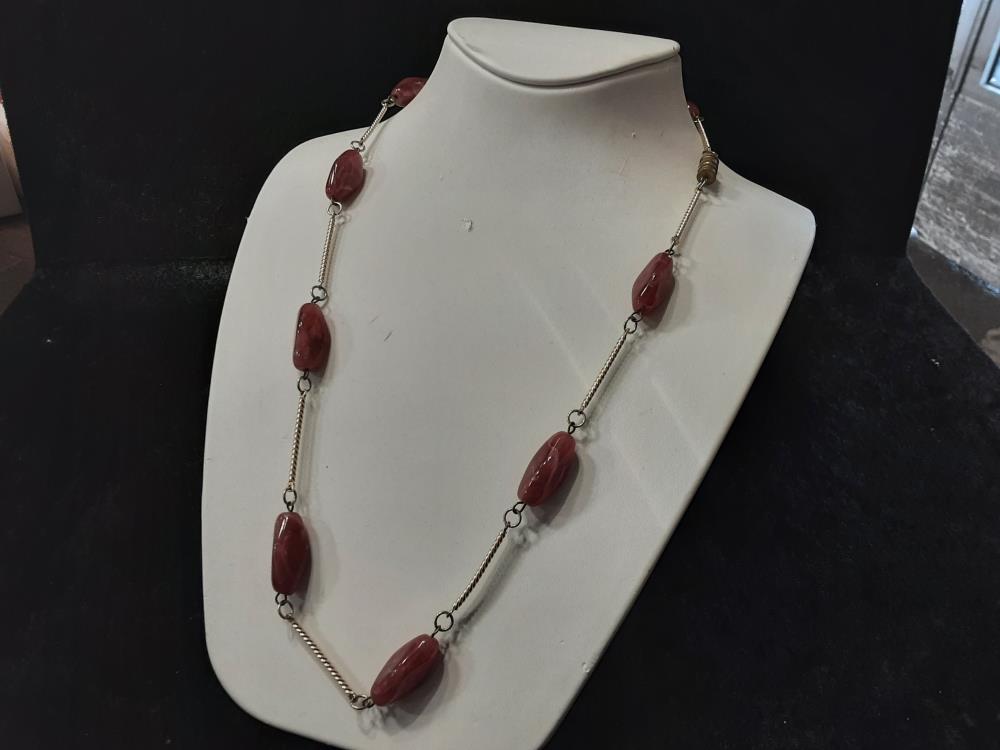 COLLIER DORÉ PERLES ROSES 