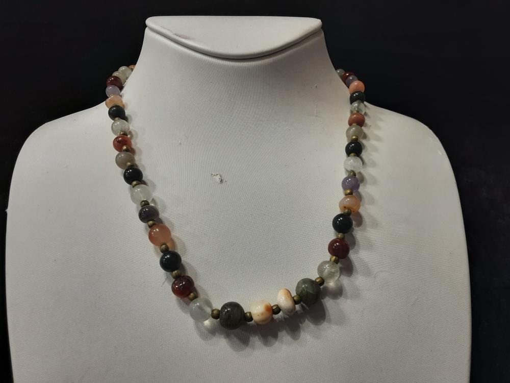 COLLIER PIERRES MULTICOLORES