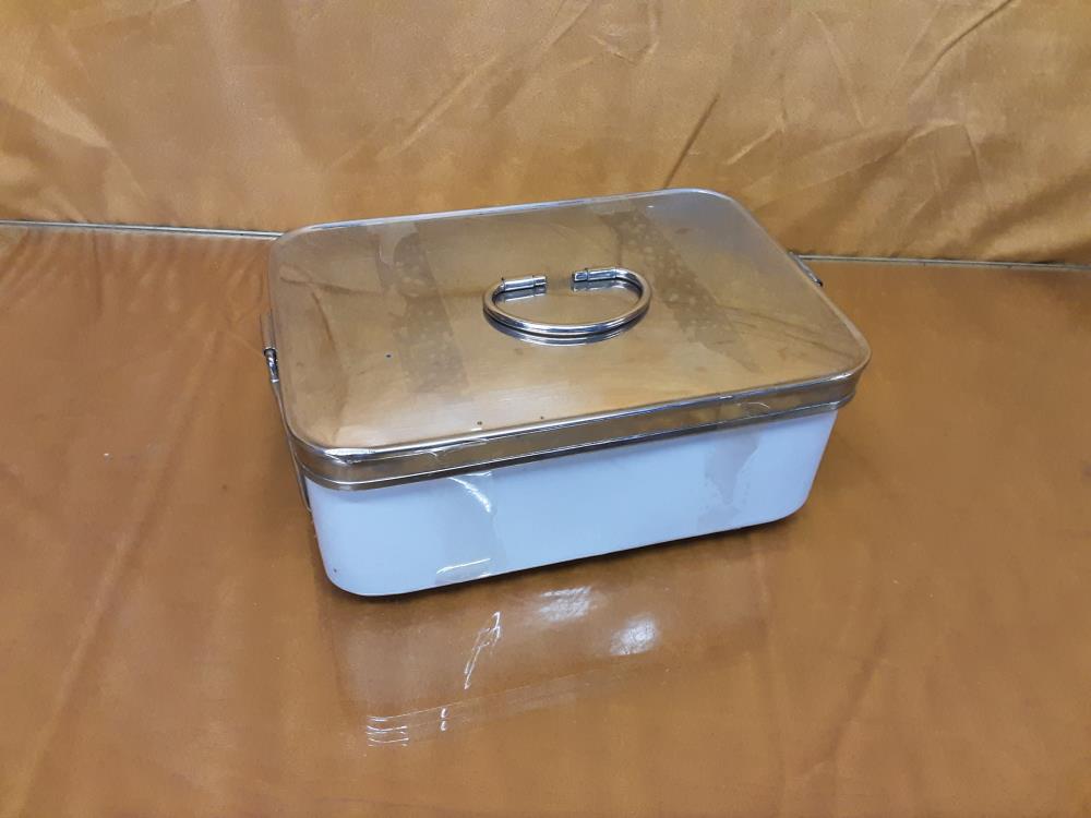 GAMELLE EN METAL AVEC COUVERCLE