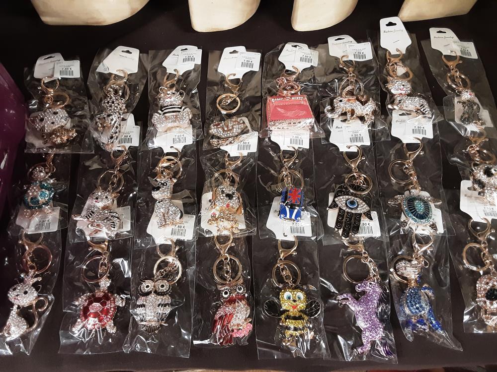 PORTE CLE AVEC STRASS