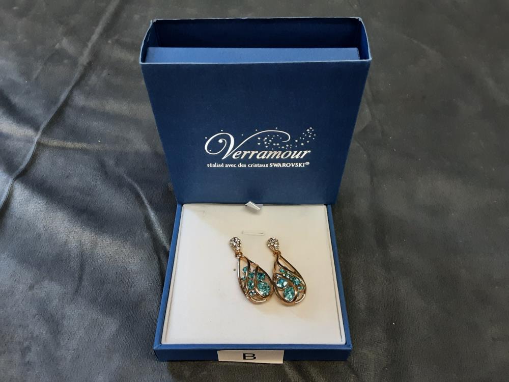 BOUCLES D'OREILLES ELEMENTS CRISTAL DE SWAROVSKI 