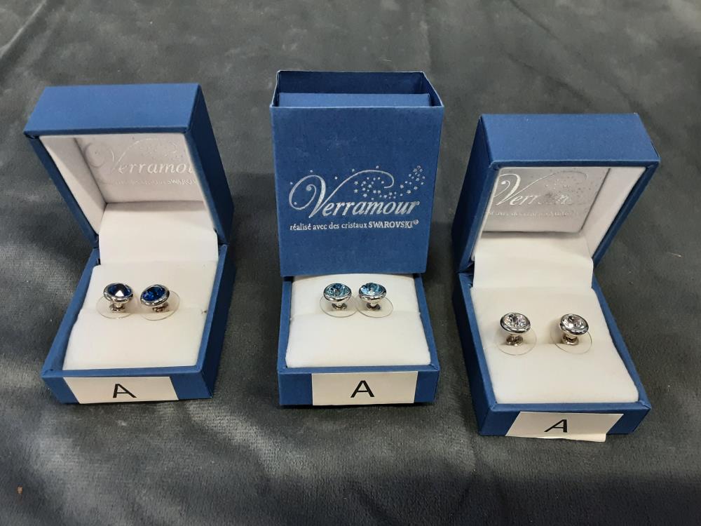 BOUCLES D'OREILLES ÉLÉMENTS CRISTAL DE SWAROVSKI