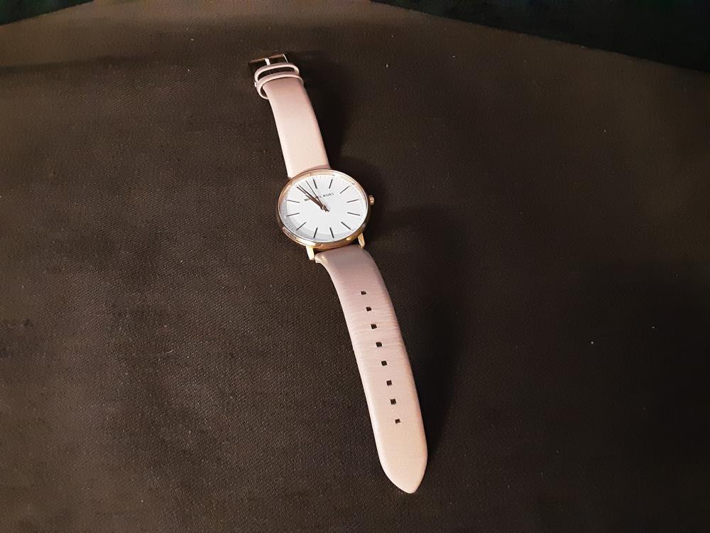 MONTRE MICHAEL KORS BRACELET CUIR ROSE