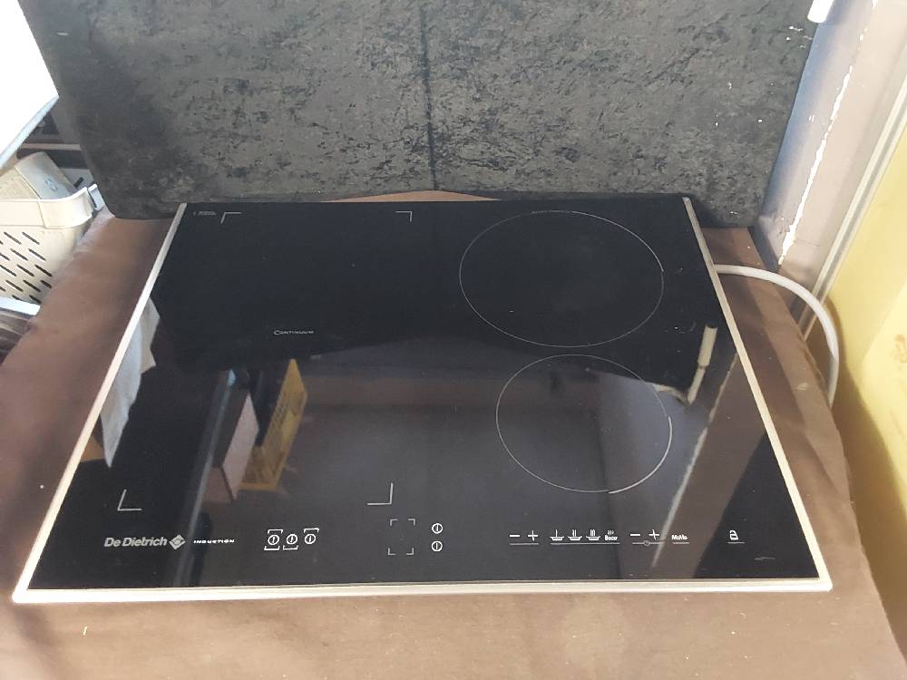 PLAQUE INDUCTION DE DIETRICH 3 FOYERS DONT 1 CONTINUUM