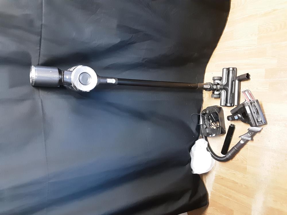 ASPIRATEUR BALAI SANS FIL  BOULANGER AVEC ACCESOIRES