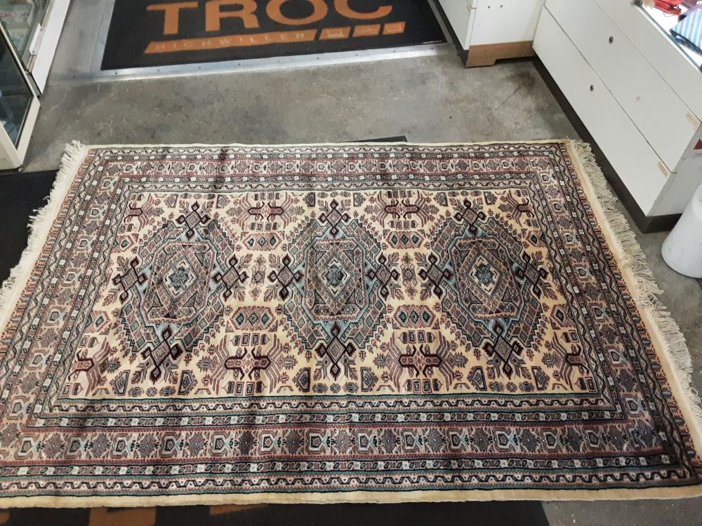 TAPIS GM CREME ET BLEU 