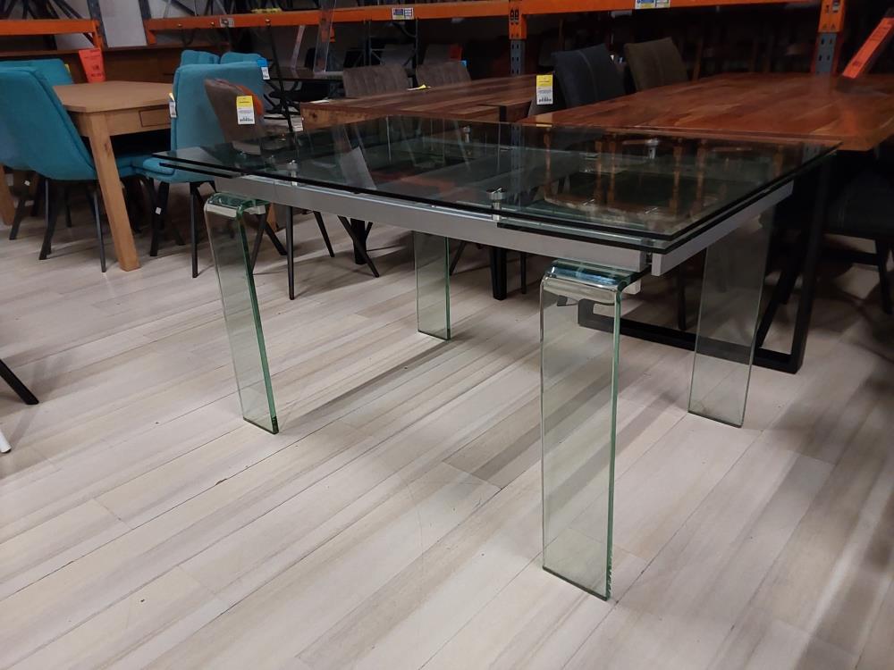 TABLE RECTANGULAIRE EN VERRE 2 RALLONGES A RESTAURER