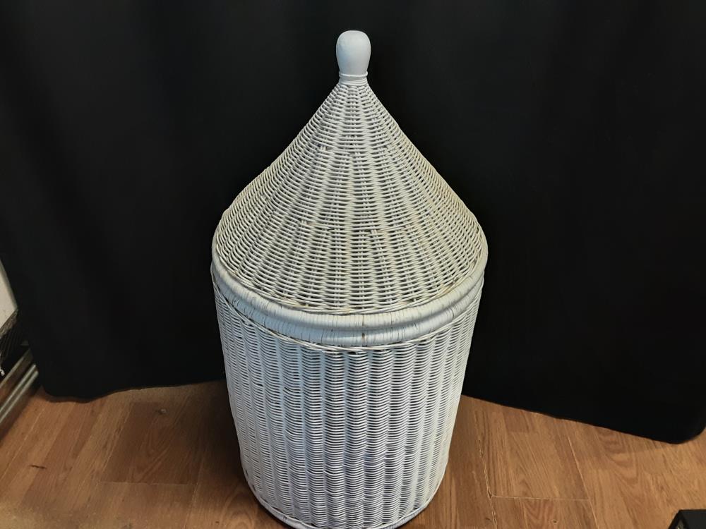 CORBEILLE A LINGE EN ROTIN BLANC TGM