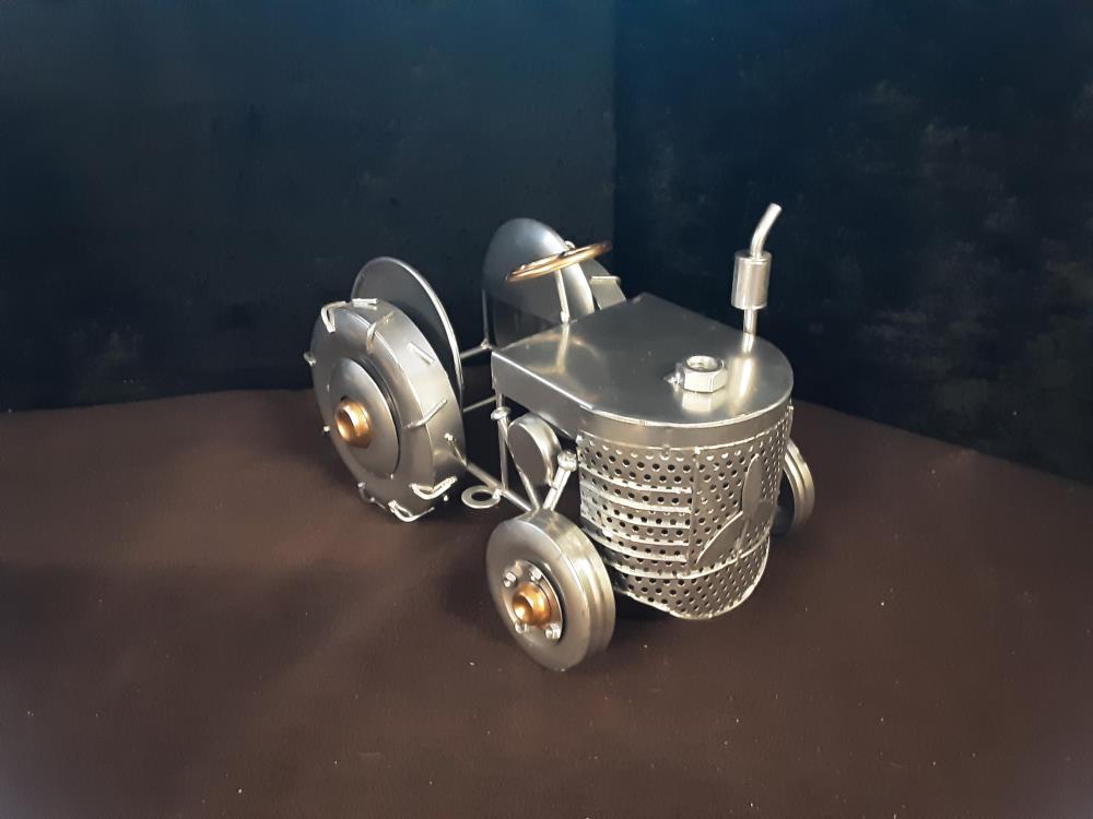 PORTE BOUTEILLE TRACTEUR EN METAL
