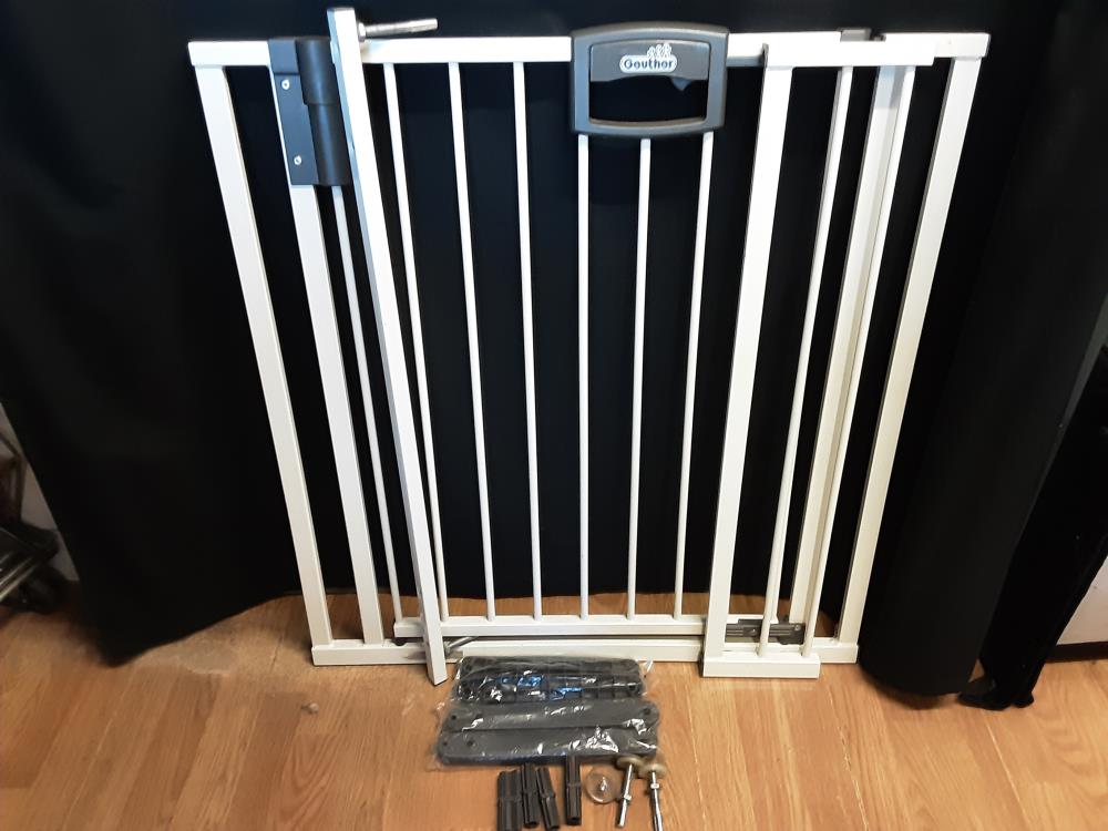 BARRIERE DE SECURITE ENFANT 2 ALLONGES AVEC ACCESOIRES