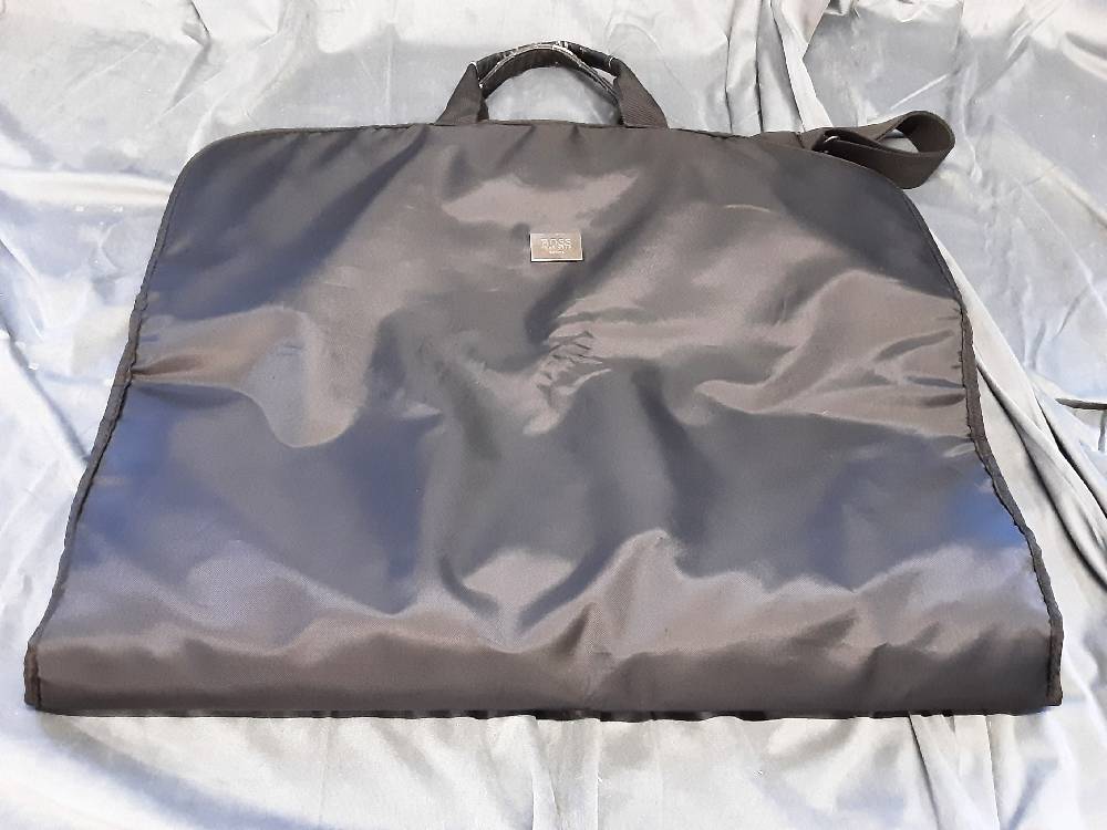 SAC DE TRANSPORT HUGO BOSS POUR COSTUMES 
