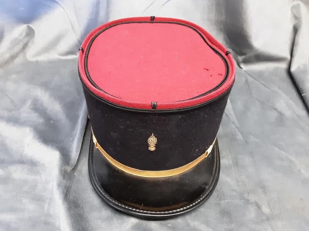 KEPI MILITAIRE NOIR ET ROUGE