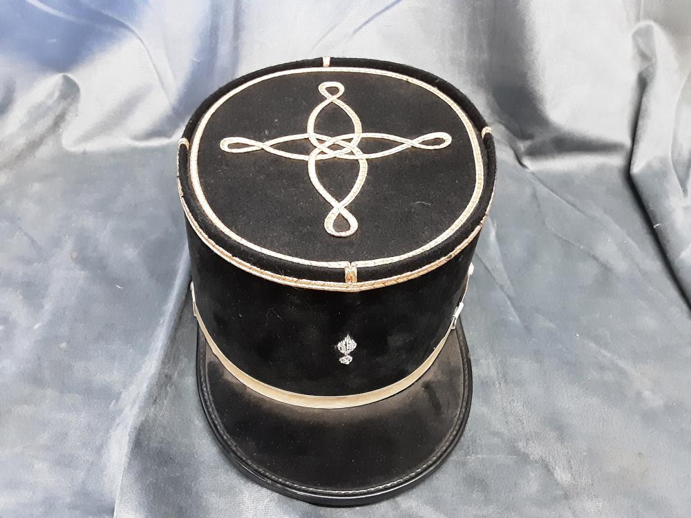 KEPI MILITAIRE NOIR ET JAUNE