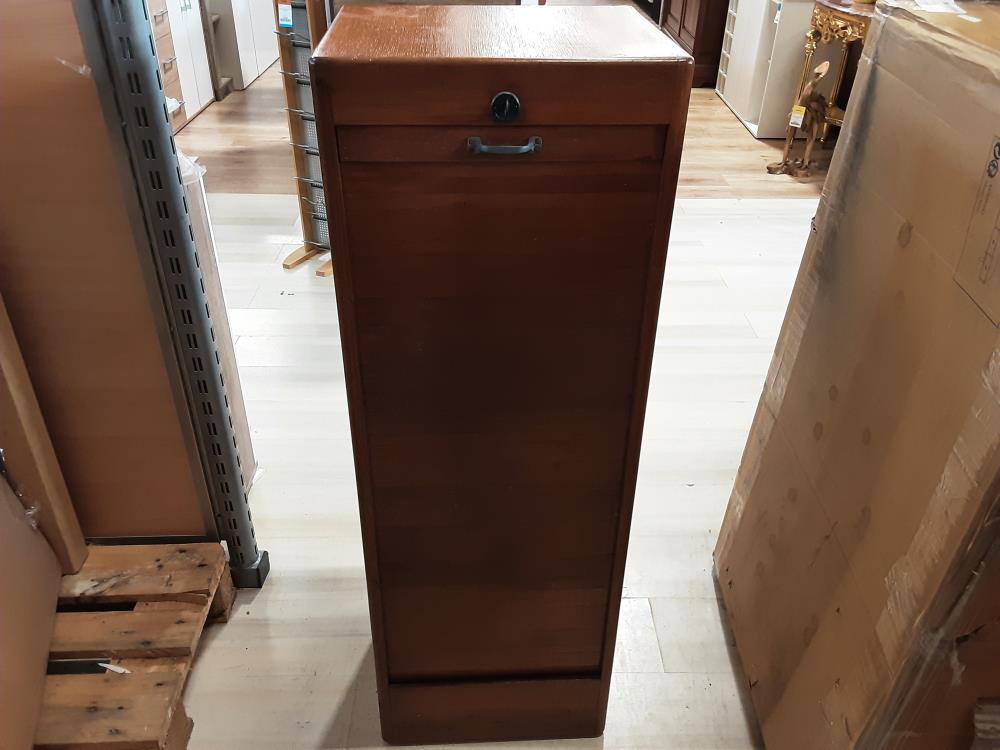 MEUBLE A RIDEAU EN BOIS