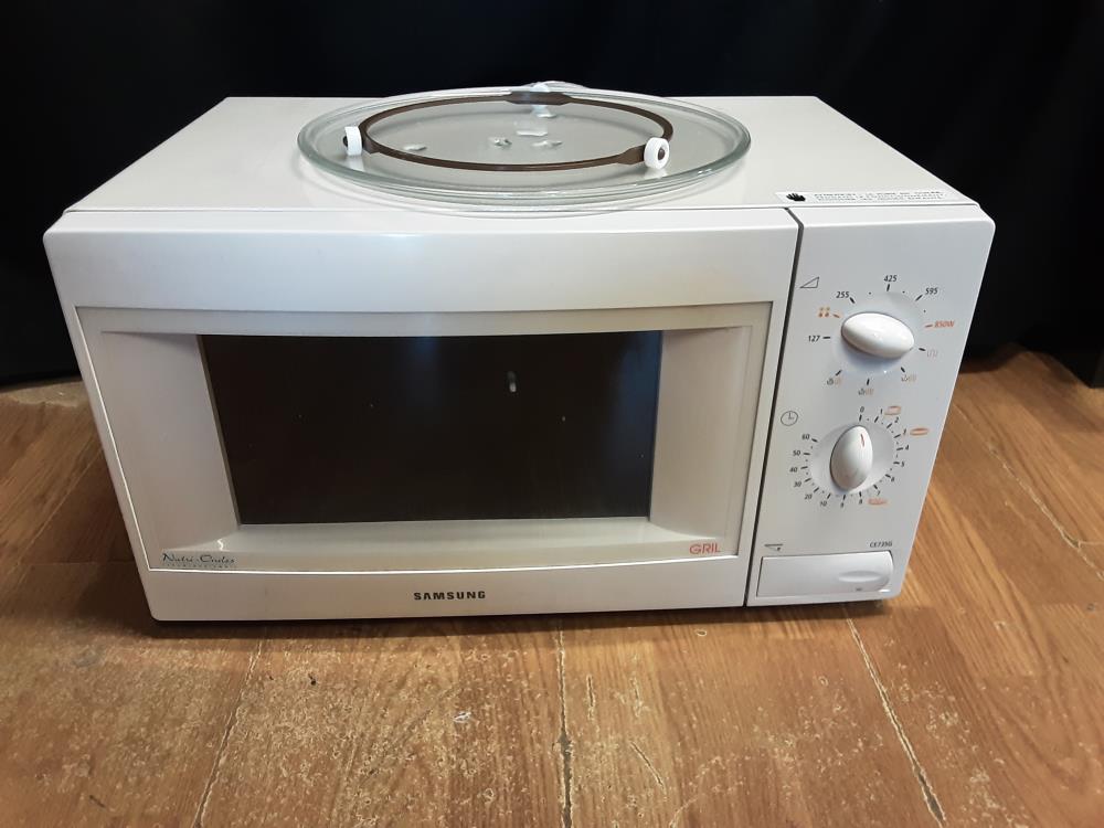 MICRO-ONDE SAMSUNG AVEC GRILL