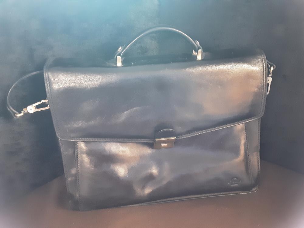 SAC CARTABLE EN CUIR NOIR