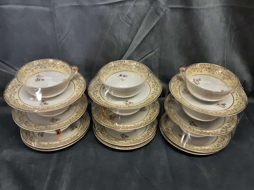 LOT DE 9 TASSES A CAFE DECOR DORÉ ET JAUNE PALE LIMOGES