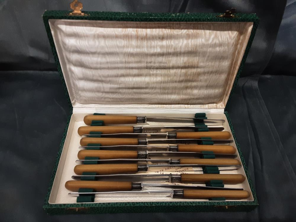 LOT DE 11 COUTEAUX A CORNE ET M.A