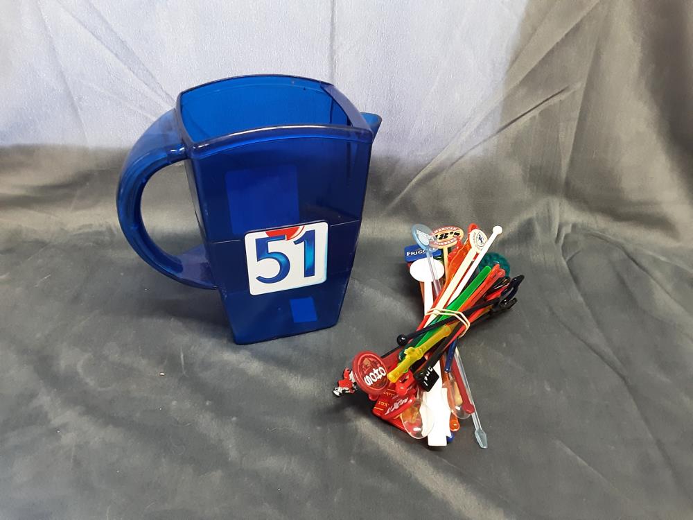 CRUCHE PLASTIQUE 51 AVEC LOT DE MELANGEURS PLASTIQUE