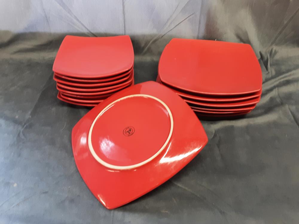 LOT DE 7 ASSIETTES PLATES + 8 ASSIETTES A DESSERTS EN GRES ROUGE