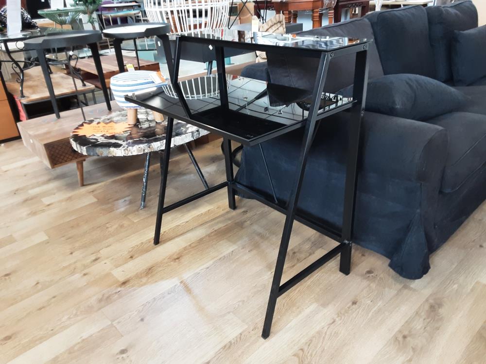 BUREAU PLATEAUX EN VERRES NOIR PIED METALE 