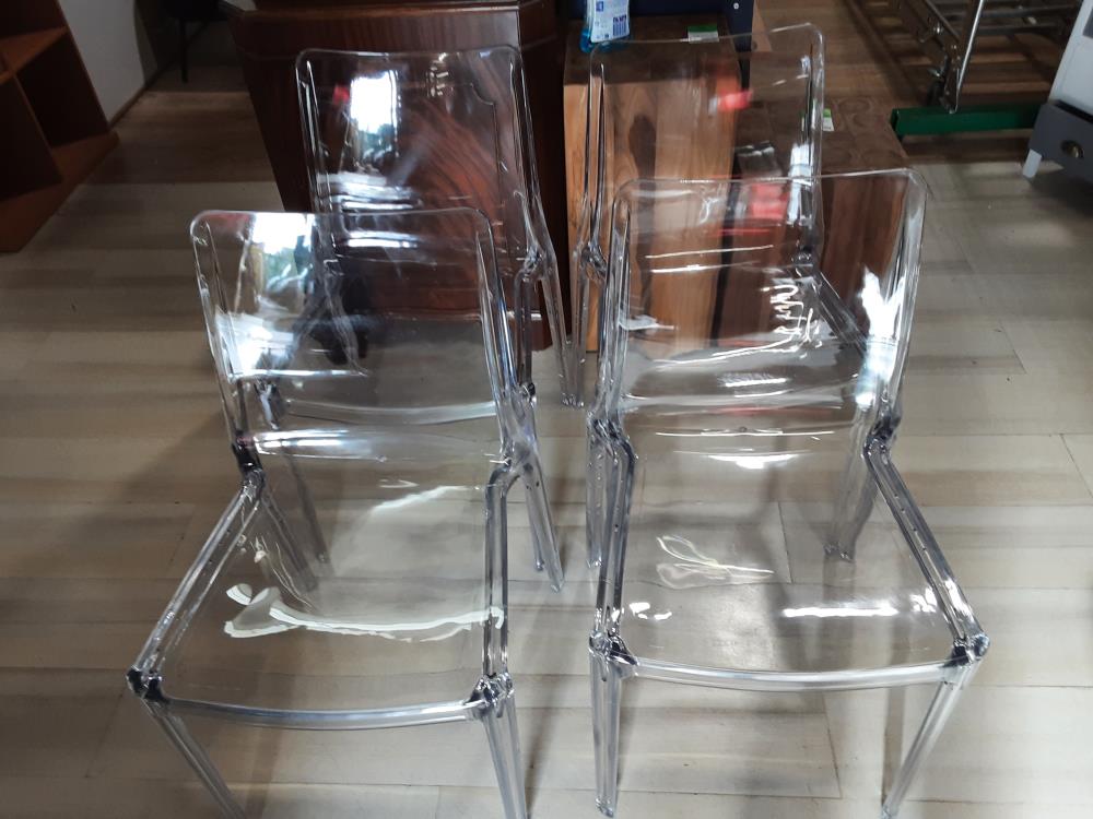 LOT DE 4 CHAISES TRANSPARENTES (146144) 2ÈME CHOIX