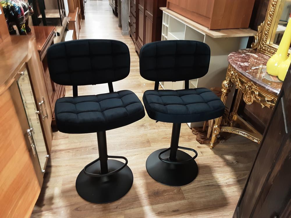 LOT DE 2 TABOURET RÉGL. EN HAUTEUR VELOURS NOIR (1175168/142131) 2ÈME CHOIX