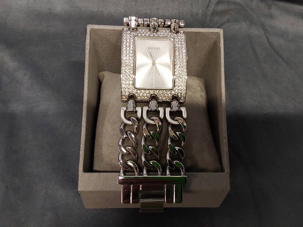 MONTRE GUESS BRACELET CHAINE ARGENTÉE