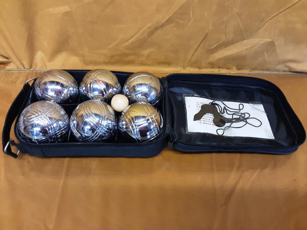 JEU DE BOULES