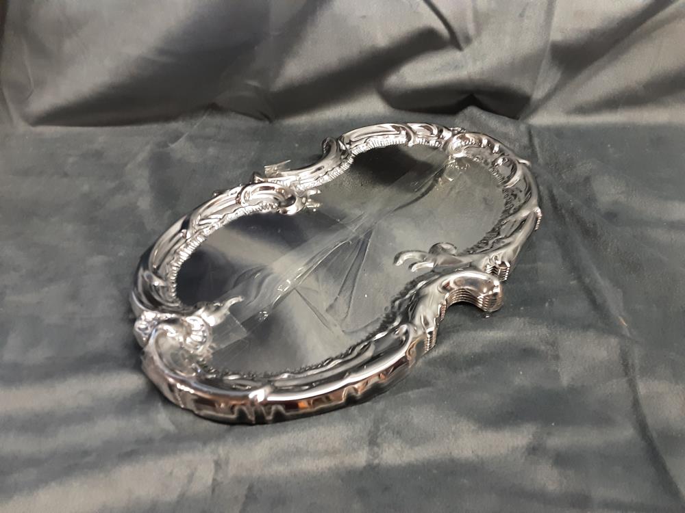 LOT DE 6 PLATEAUX EN INOX PM