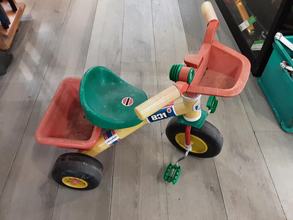 VELO ENFANT ROUGE VERT JAUNE 831