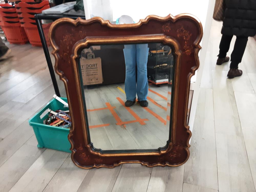 MIROIR CADRE PEINT MAIN ROUGE ET DORE