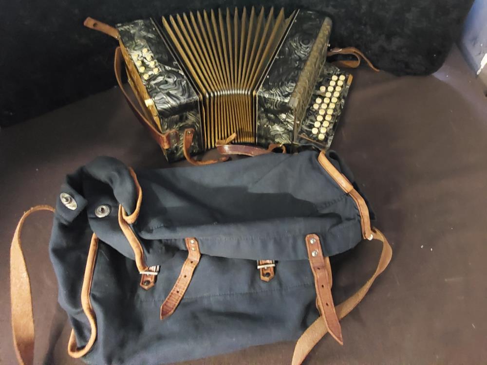 ACORDEON PM AVEC POCHETTE DE TRANSPORT BLEU