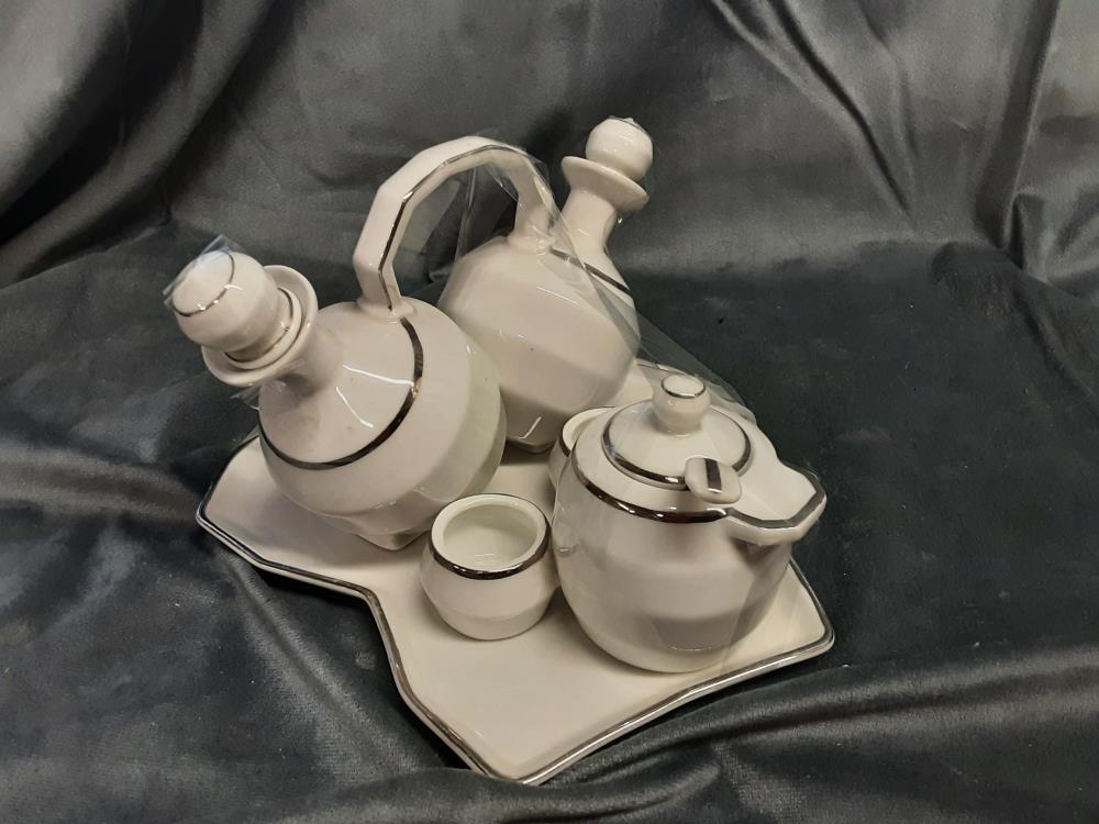 SET SEL POIVRE HUILE VIGNAIREMOUTARDE EN PORCELAINE LISER2 ARGENTE