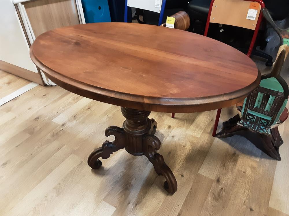 TABLE GUERIDON OVALE SUR PIED CENTRALE