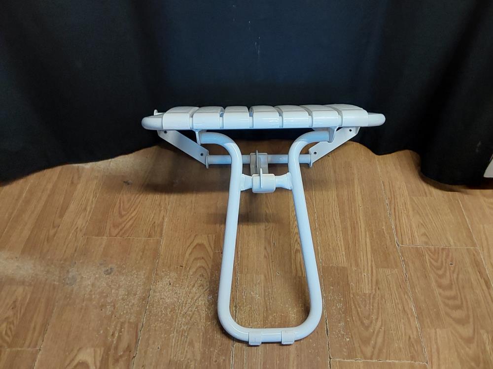 SIEGE MURALE DE DOUCHE PVC ET METALE BLANC PLIABLE