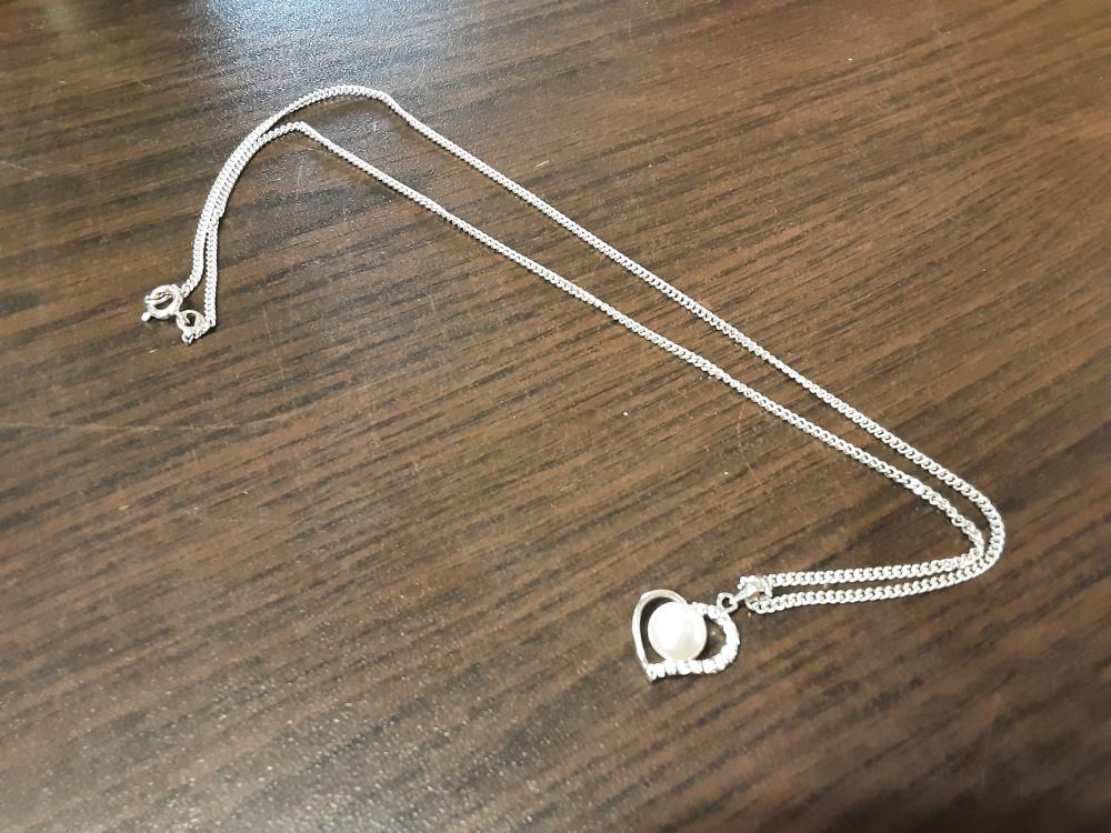 COLLIER AVEC PENDENTIF COEUR ARGENT 