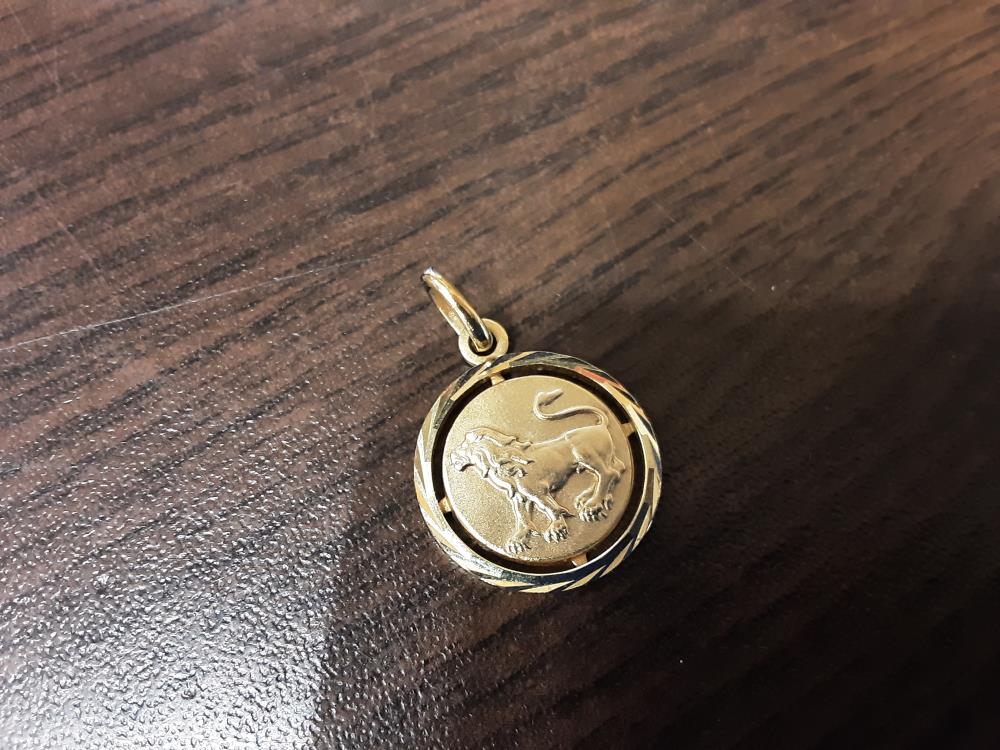PENDENTIF SIGNE DU ZODIAQUE EN PLAQUÉ OR 