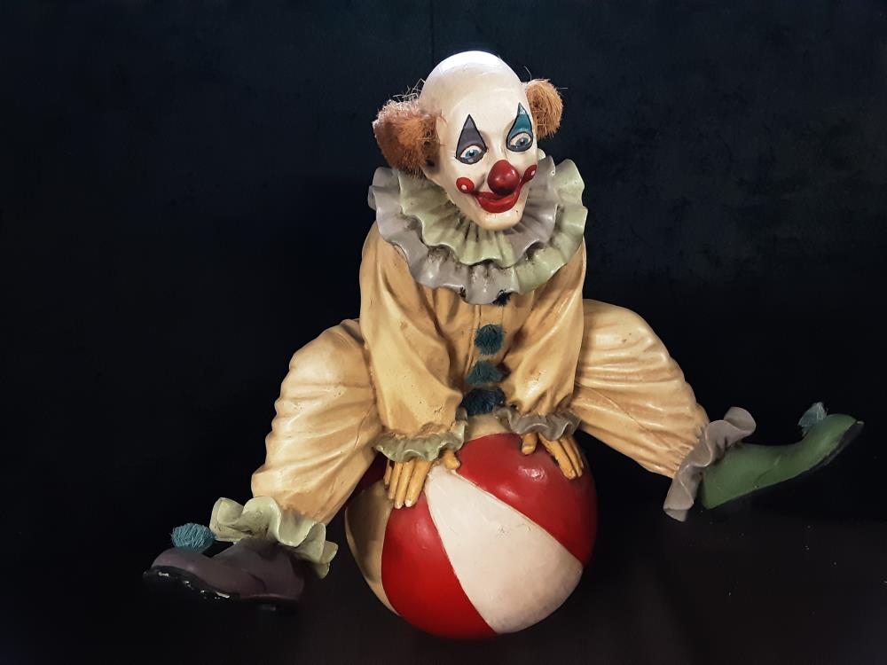 CLOWN SUR BALLON GM RESINE SIGNEE