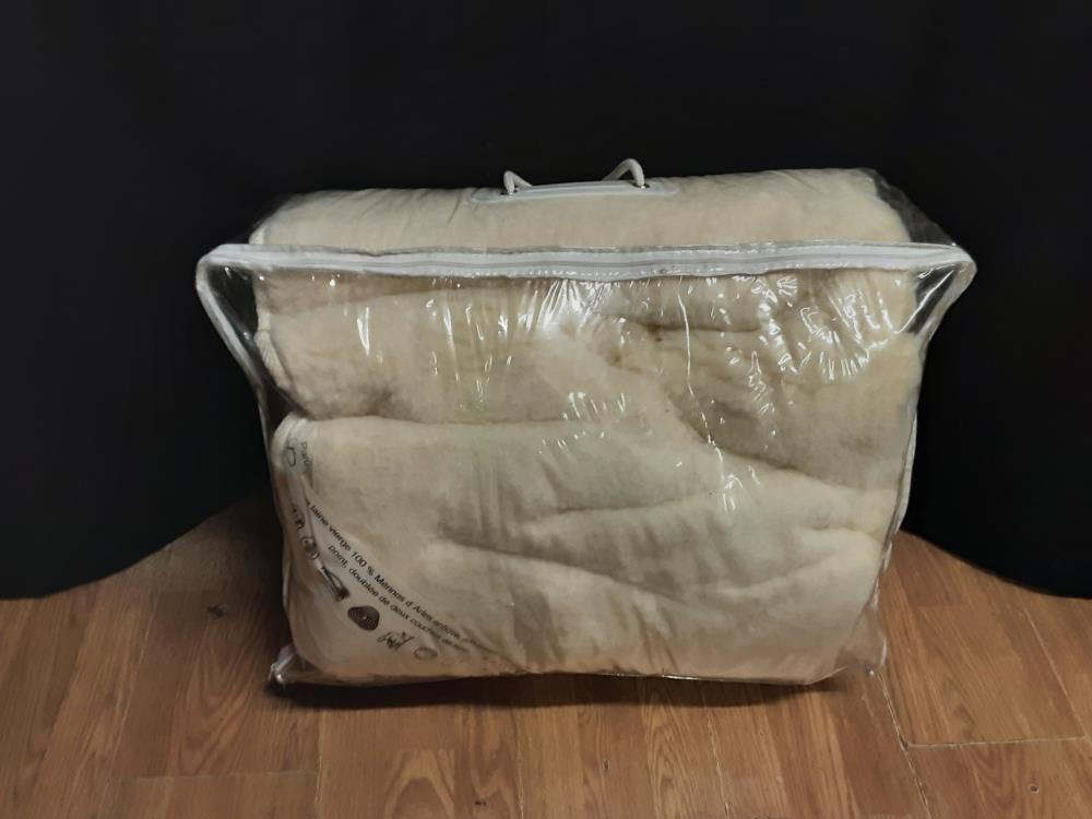 COUVERTURE EN LAINE MERINO 200X230CM