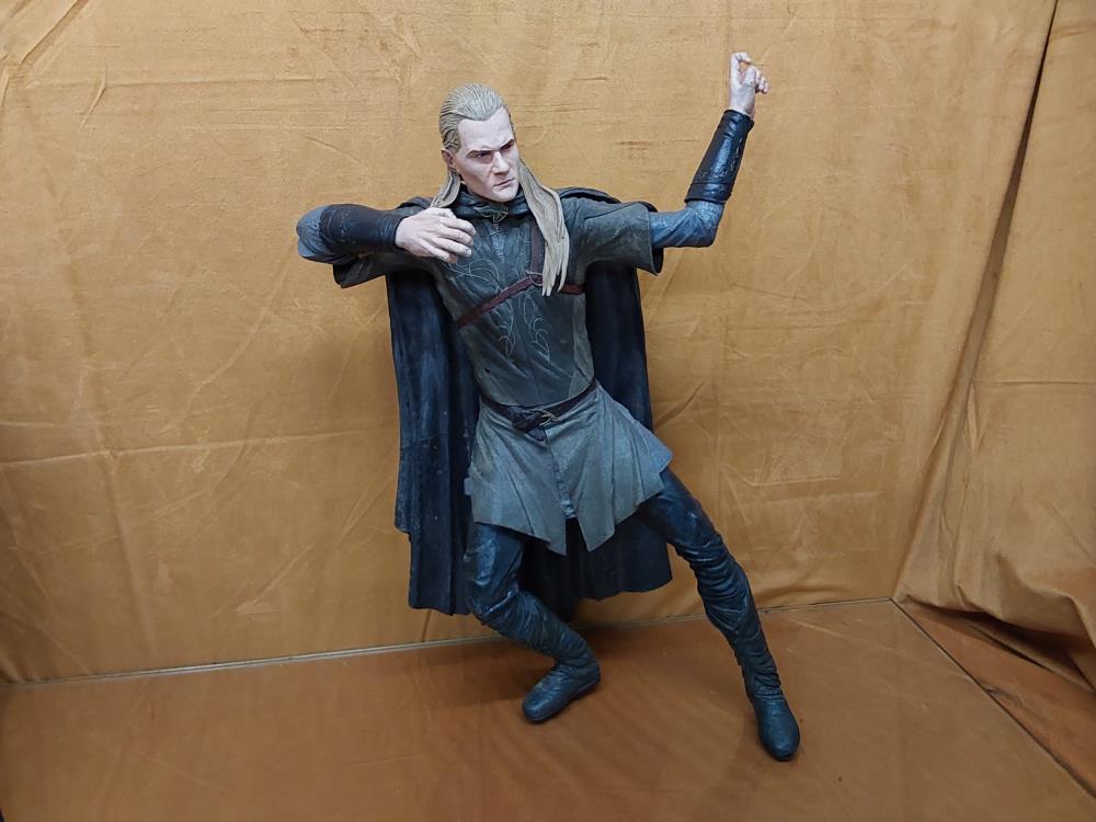 FIGURINE LEGOLAS SEIGNEUR DES ANNEAUX (SANS SOCLE ET ACCESSOIRES MANQUANTS)