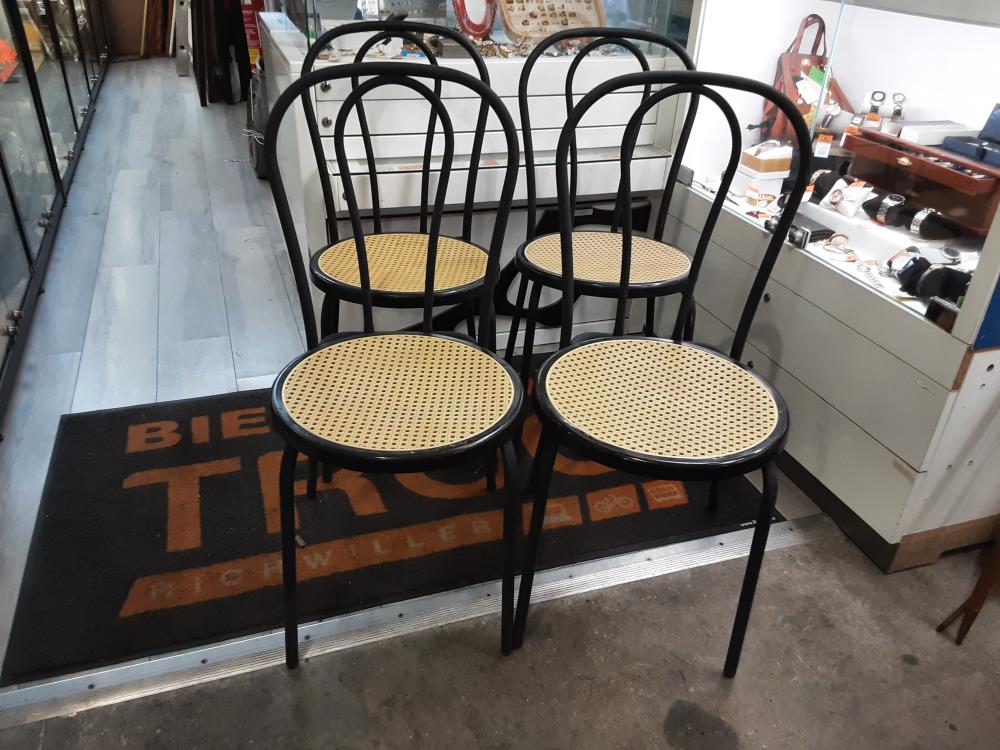 LOT 4 CHAISES DE CUISINE METAL NOIRE ASSISES  PVC